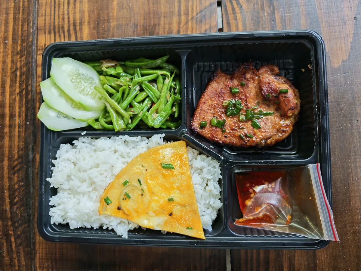 Rice with Grilled Pork Ribs
